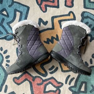 Like New Columbia Ice Maiden II waterproof winter boots!